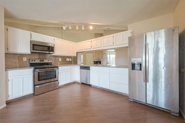Building Photo - 19510 Westhaven Dr