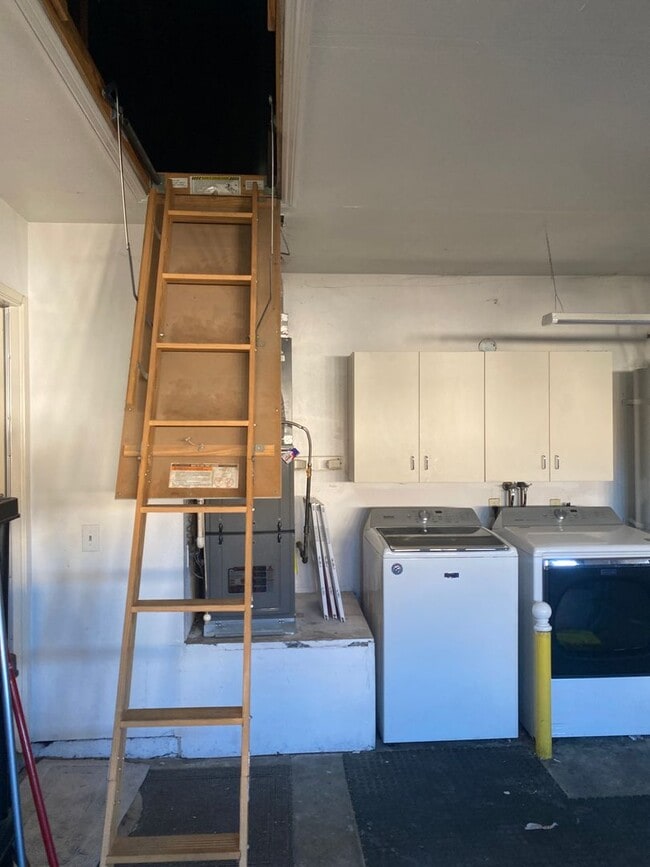 Building Photo - Sun Lakes Senior Stunner