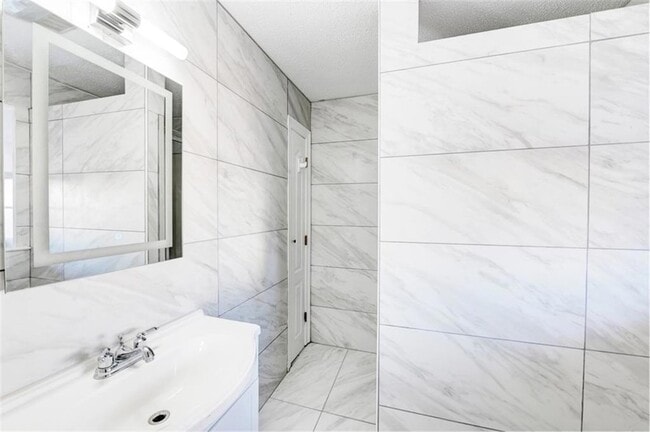 Building Photo - 5923 General Haig St