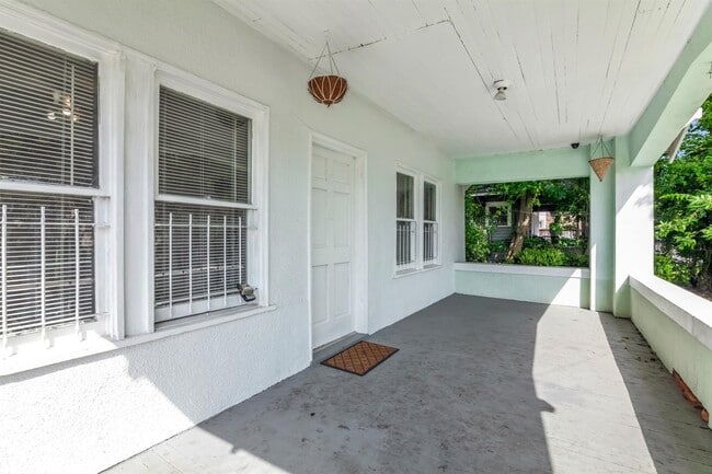 Building Photo - 1601 Holman St