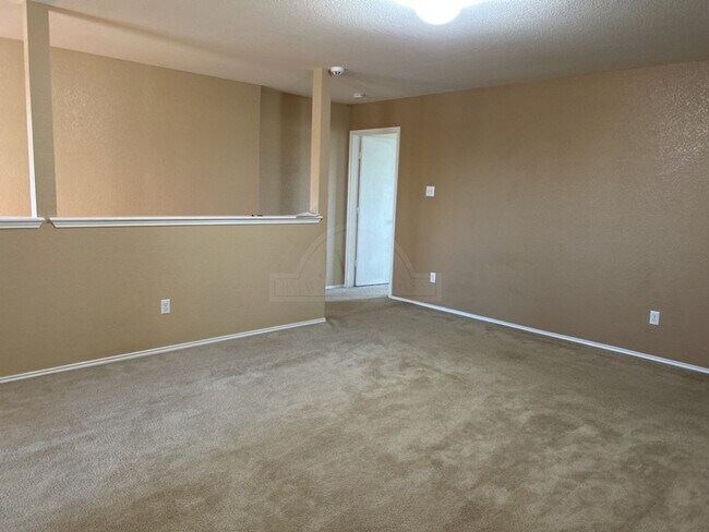 Building Photo - 204 W Gemini Ln