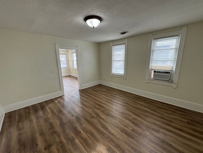 Building Photo - 2476 W 10th St