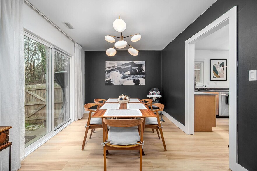 Building Photo - 405 Reynolds Ave