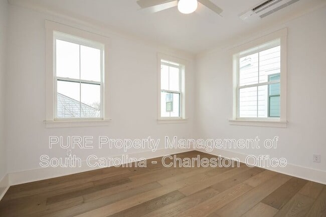 Building Photo - 12.5