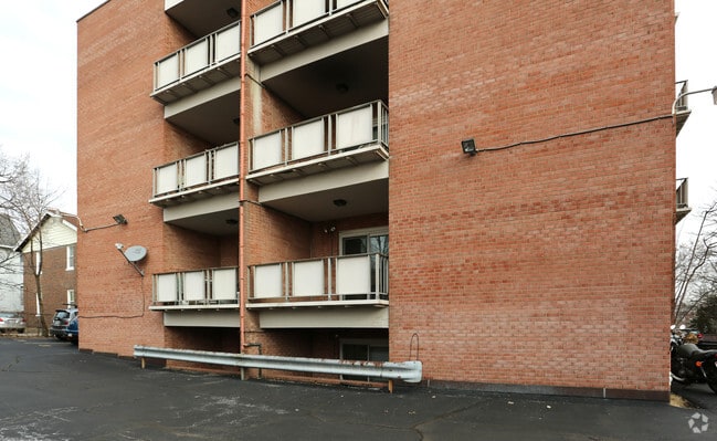 Building Photo - Fairview Apartments