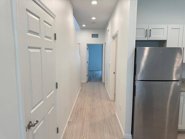 Building Photo - 2130 Penny Ln