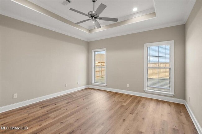 Building Photo - 464 Aurora Cir