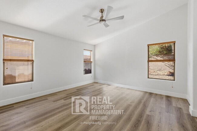 Building Photo - 2420 W Blue Sky Dr