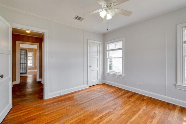 Building Photo - 710 N Ave H