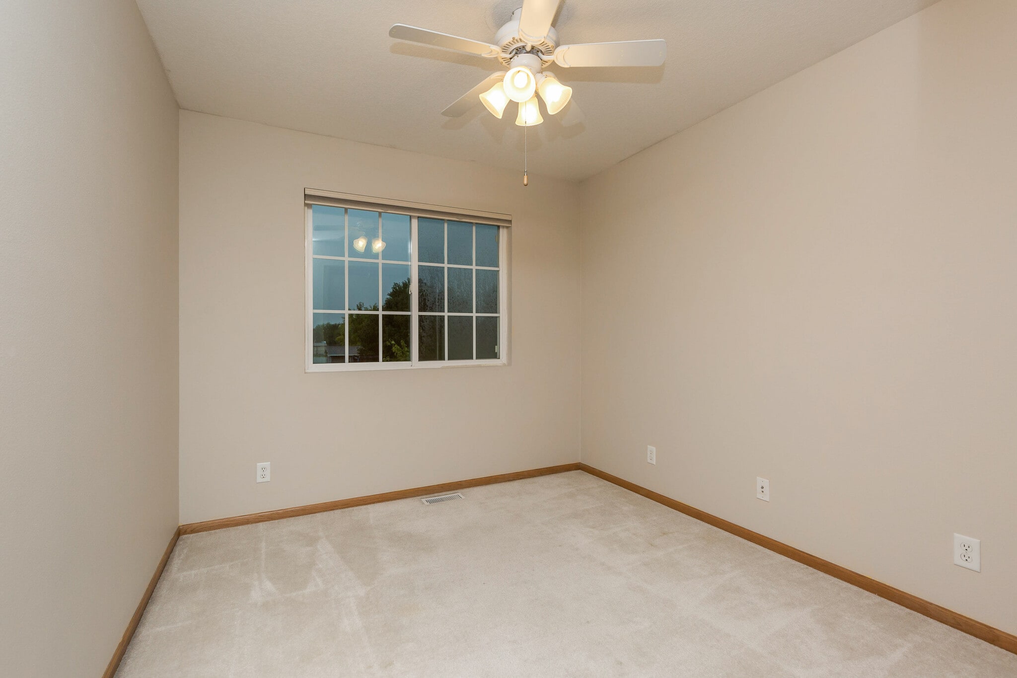 Bedroom 2 - 505 SE Crabapple Dr