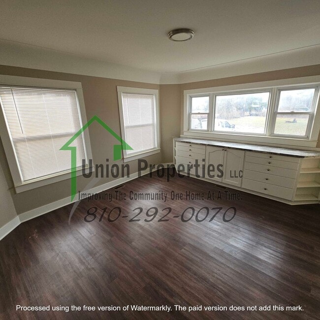 Building Photo - 263 N Elk St