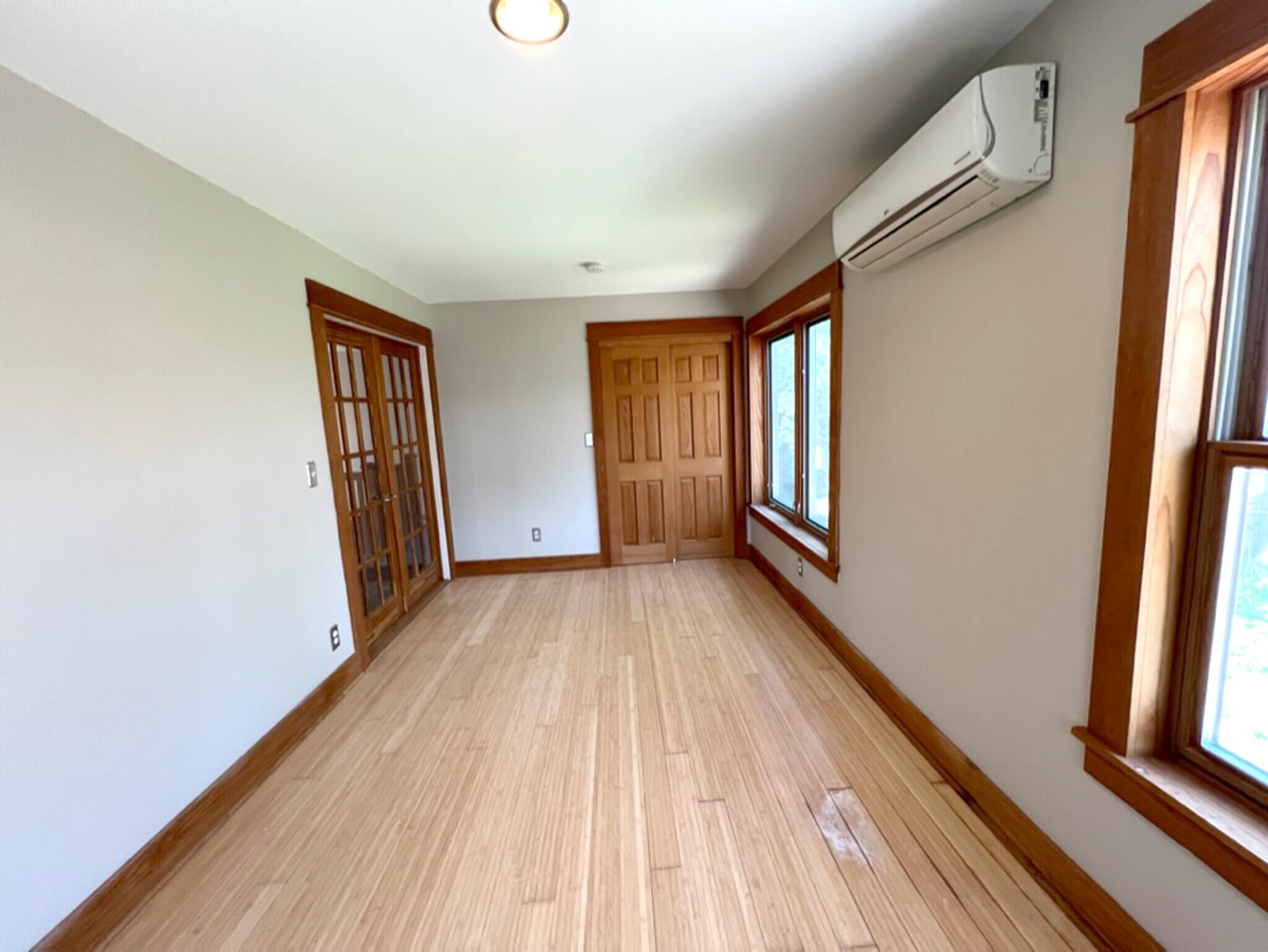 Building Photo - 506 S Poplar St