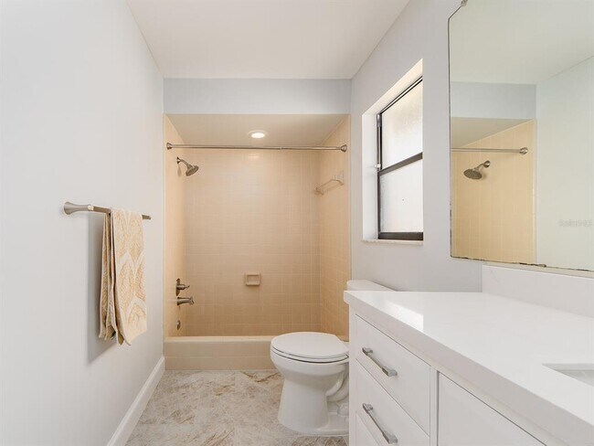 Building Photo - 110 17th St