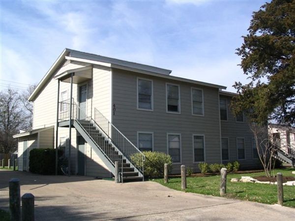 Primary Photo - 2 br, 2 bath 4plex - 319 Manuel Dr D