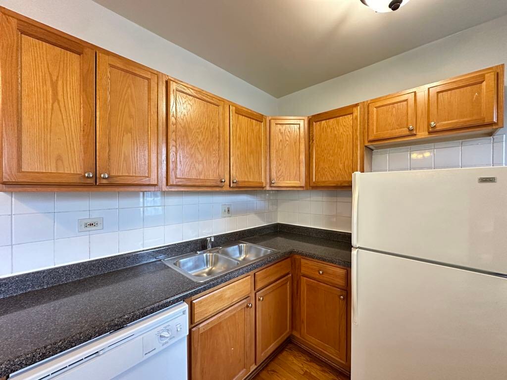Building Photo - 4041 N Paulina St