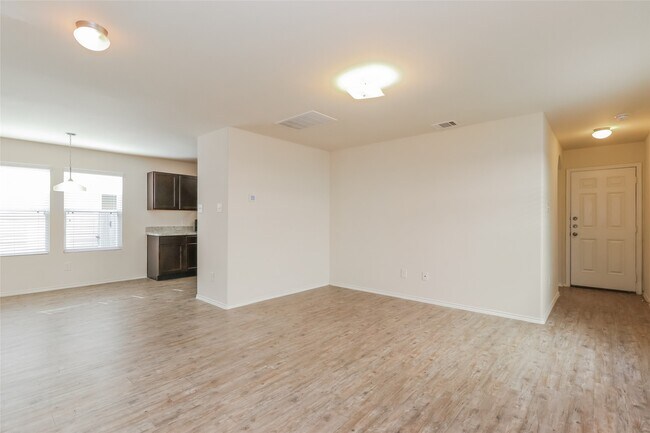 Building Photo - 13911 Westfield Dr