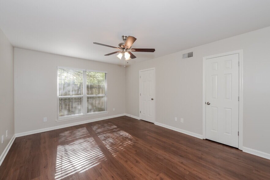 Building Photo - 102 Summerwood Ct