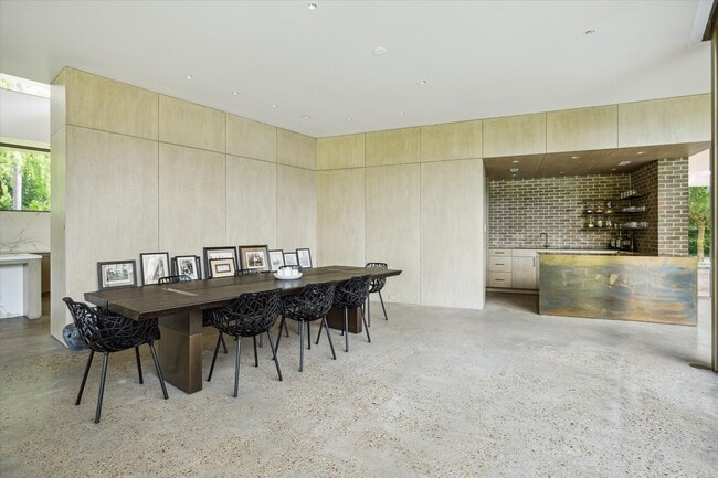 Building Photo - 9 Pinehill Ln