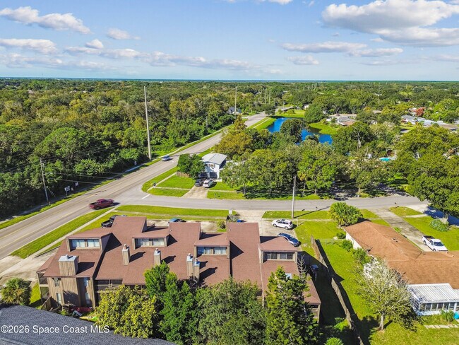 Building Photo - 3687 Royal Oak Dr