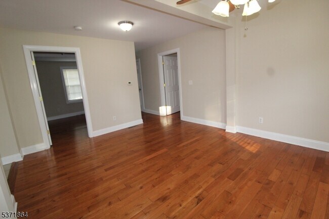 Building Photo - 30 White Meadow Ave