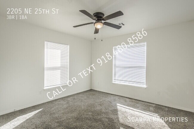 Building Photo - 2205 NE 25th St