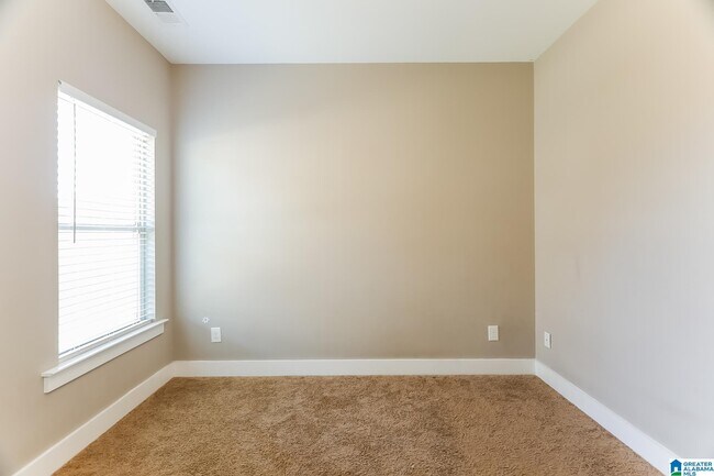 Building Photo - 140 GREENWOOD Cir