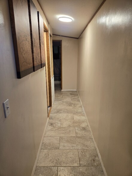 Building Photo - 7871 S Pistol Hill Rd