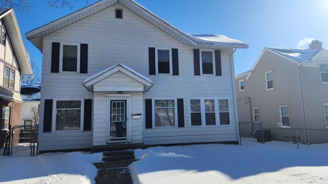 Primary Photo - Historic, recently updated single-family h...