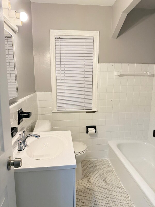 Building Photo - 19668 Syracuse St