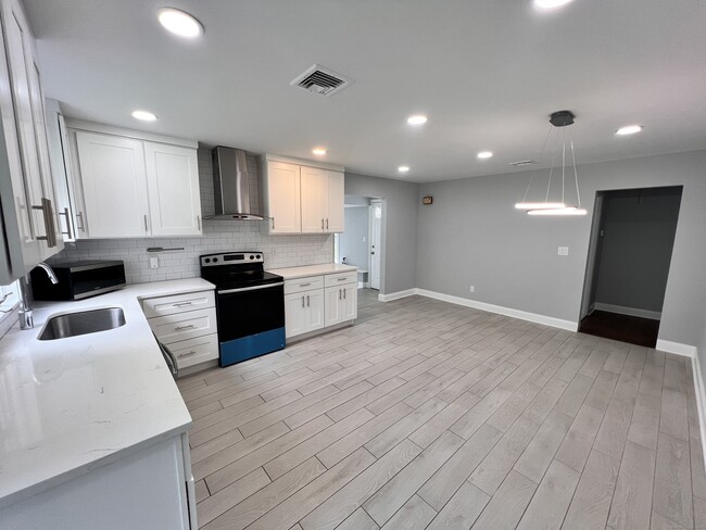 Building Photo - 267 Thunder Hill Dr