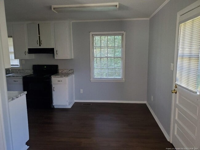 Building Photo - 4215 S Dowfield Dr