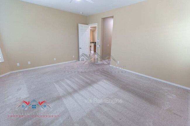 Building Photo - 5908 E Bramble Berry Ln