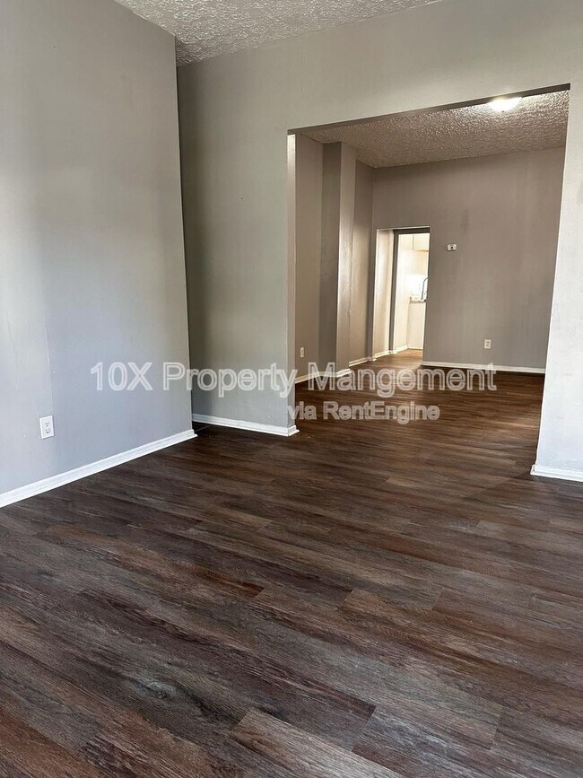 Building Photo - 100 N Harris Ave