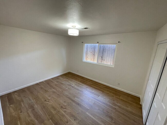 Building Photo - Wonderful and Spacious 4 Bedroom Concord H...