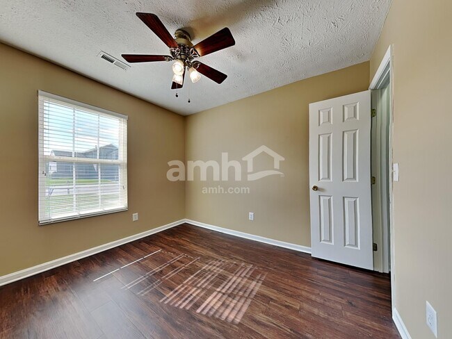 Building Photo - 1531 Farrington Dr