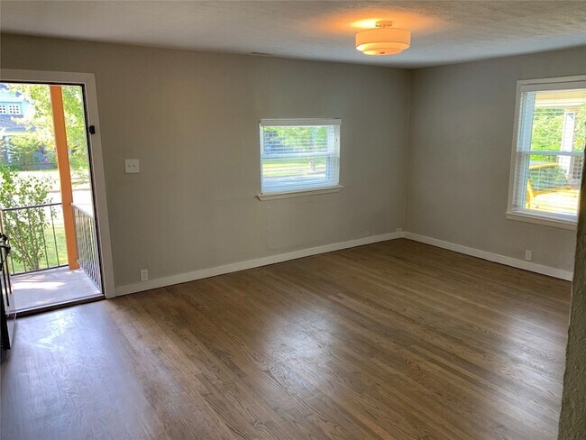 Building Photo - 5309 Avenue I