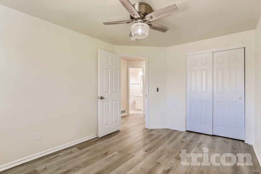 Building Photo - 5305 S Valdai St