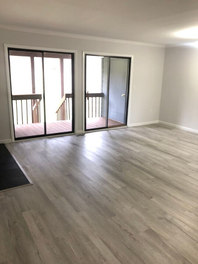 Building Photo - 2 Bed 2 Bath in Fox Fire