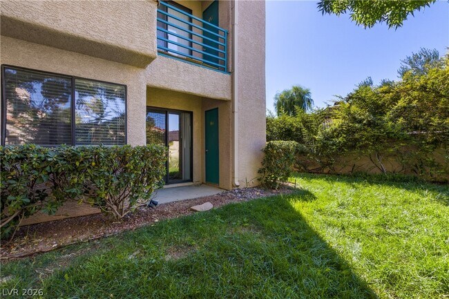 Building Photo - 2220 Pine Breeze Ln