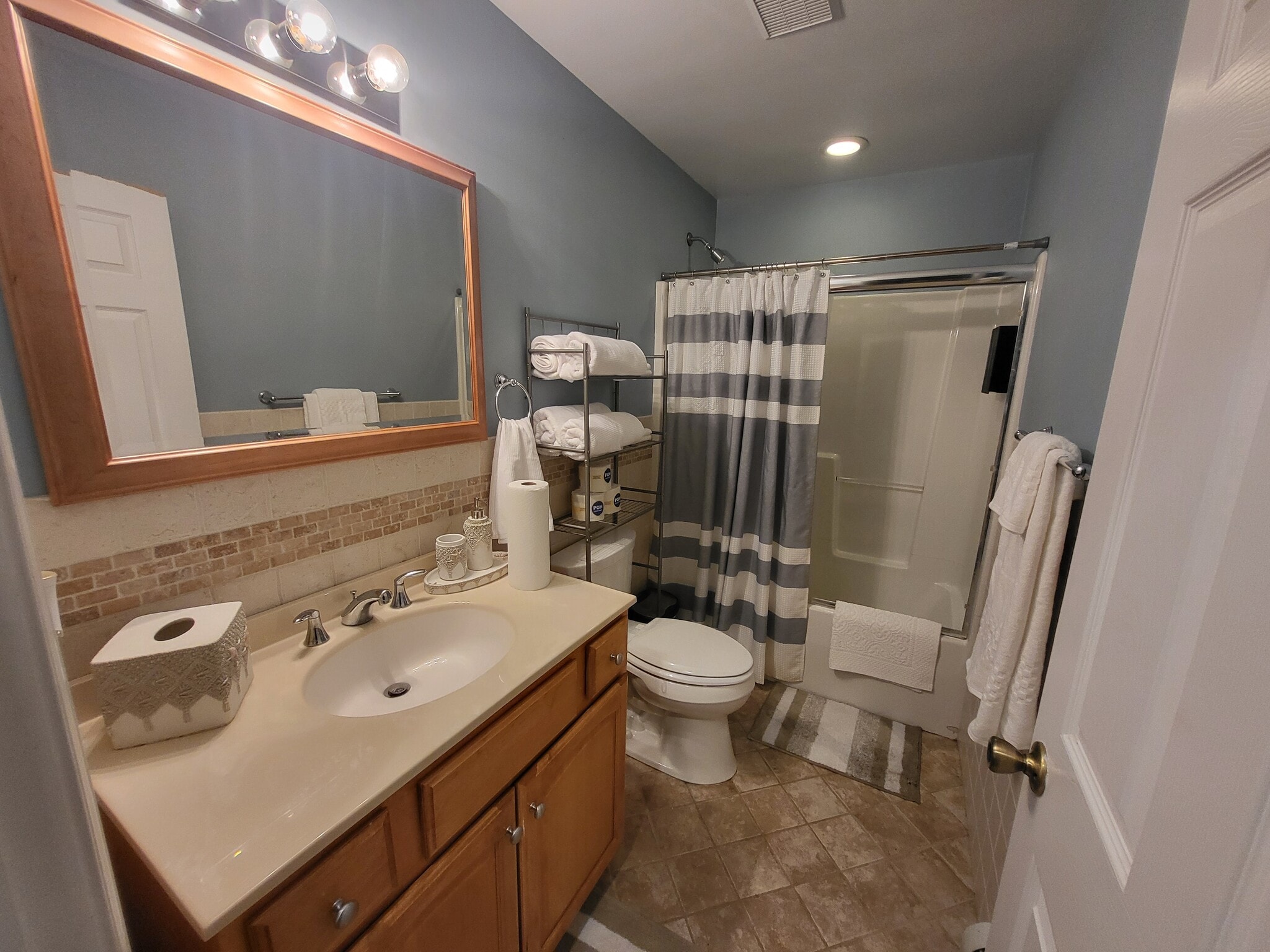 Building Photo - 5 Healy Rd