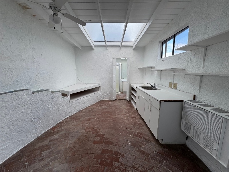 Building Photo - 1710 Harper Ave