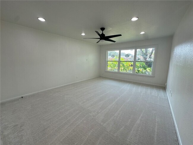 Building Photo - 301 Bermuda Pl