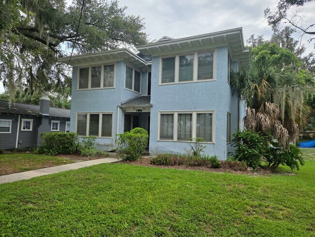 Building Photo - 211 E Park St