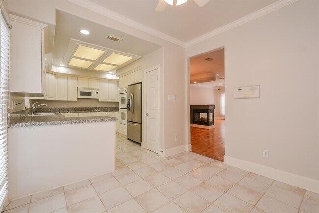 Building Photo - 2422 Dorrington St