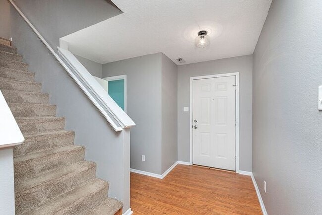 Building Photo - Great 3 Bedroom, 2 1/2 Bath Home in Cameron Meadows Subdivision!