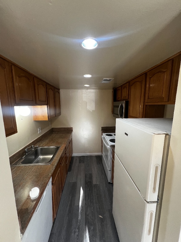 Building Photo - 4327 Fairlands Dr