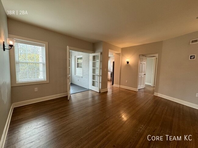 Building Photo - 920 Ward Pkwy