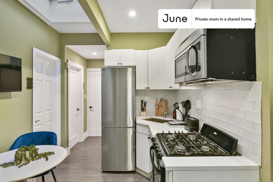 Building Photo - Room in Shared 3 bed/1 bath home in East Village