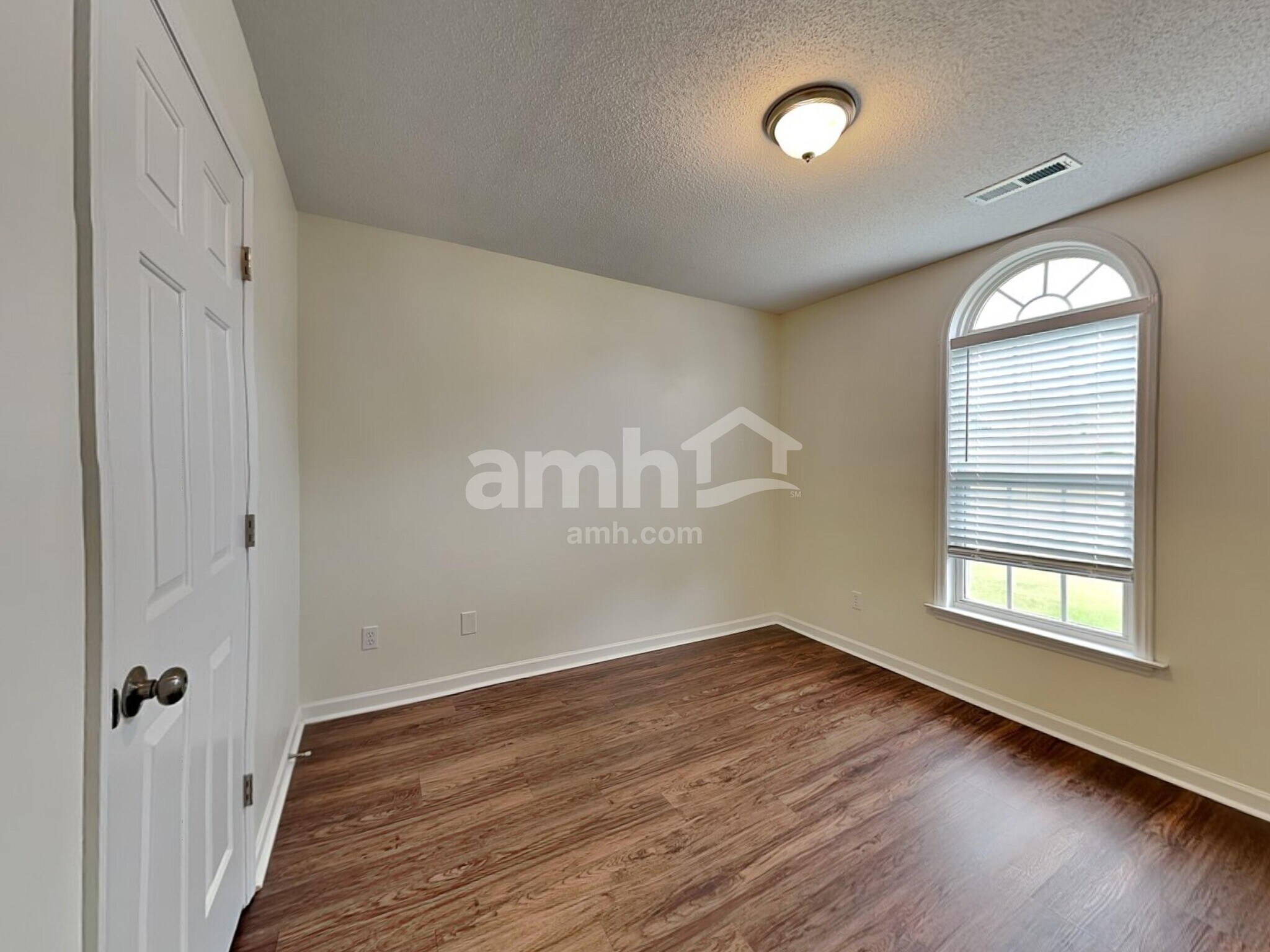 Building Photo - 5410 Bridgegate Dr