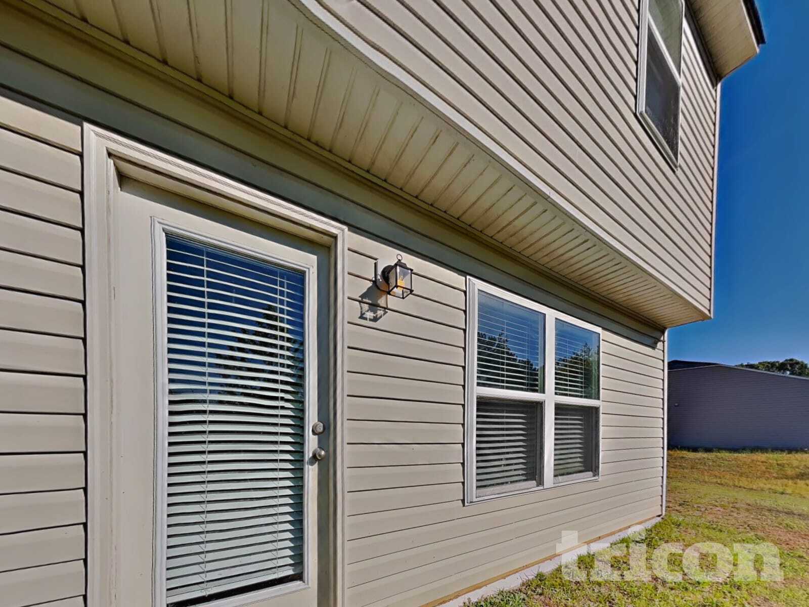 Building Photo - 325 Emilies Crossing Way